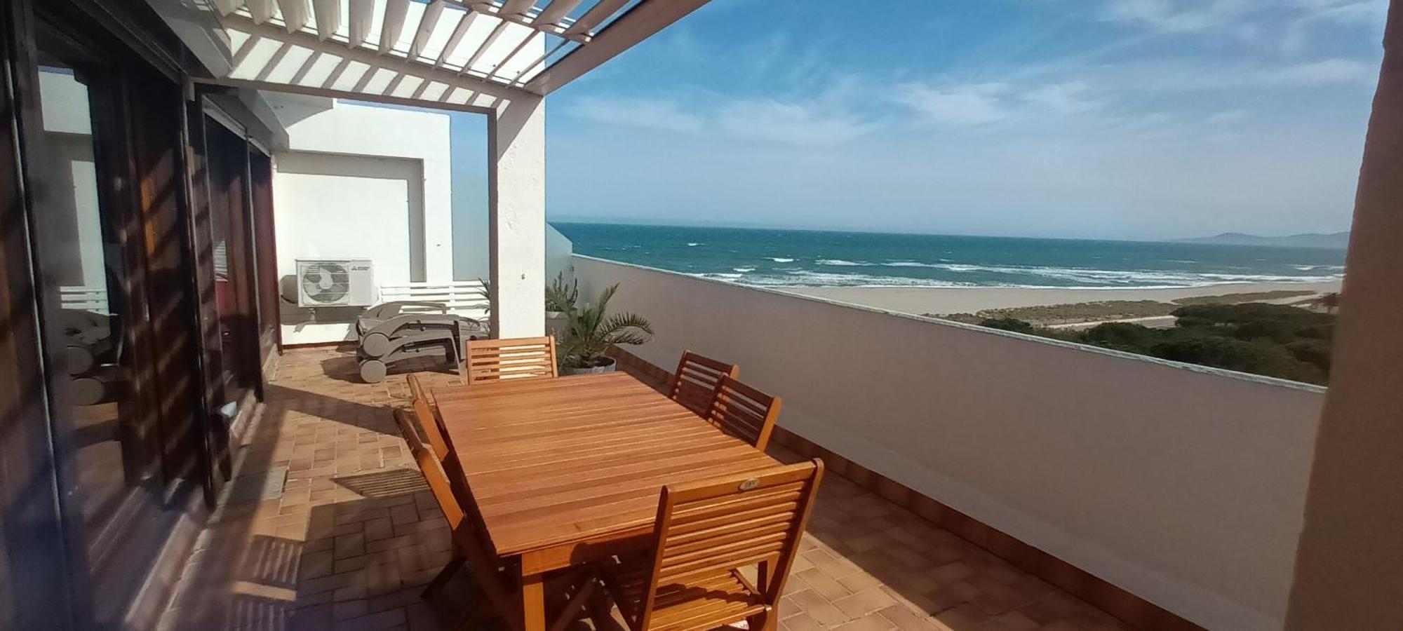 Port Cipriano Sur Les Toits , Vue Panoramique Sur La Mer 생시프리앙 외부 사진